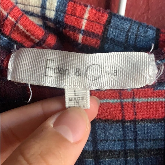 Red flannel - Picture 2 of 4